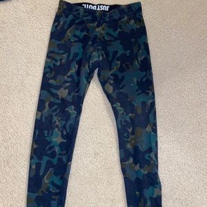 Nike camo leggings
